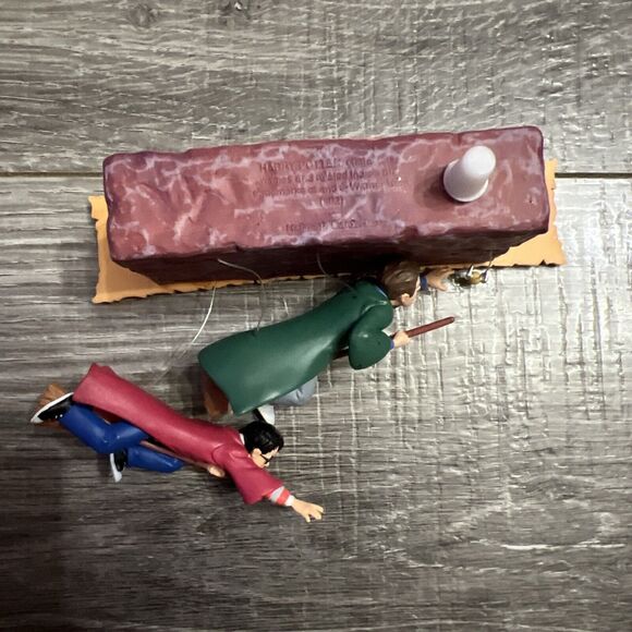 Hallmark Keepsake Ornament Quidditch Season Harry Potter Christmas 2002 Movement - Picture 9 of 13